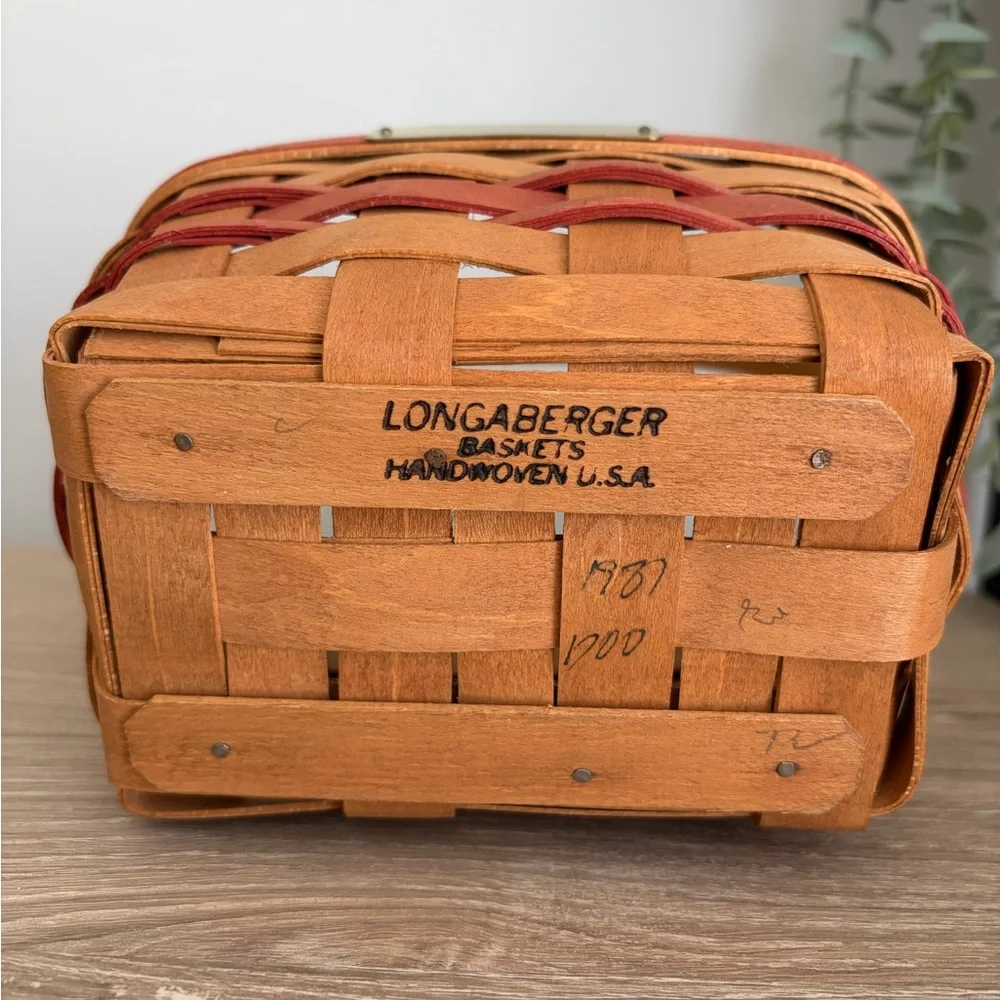 Vintage Longaberger Christmas Collection 1987 Edition Mistletoe Basket Red